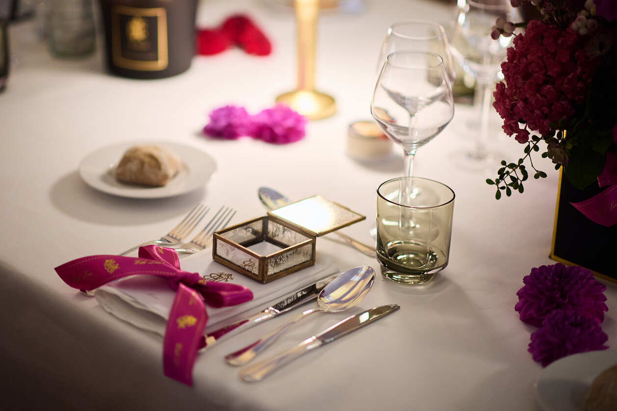 Elegant wedding dinner setup in the event hall of La Réserve Resort in Knokke-Heist